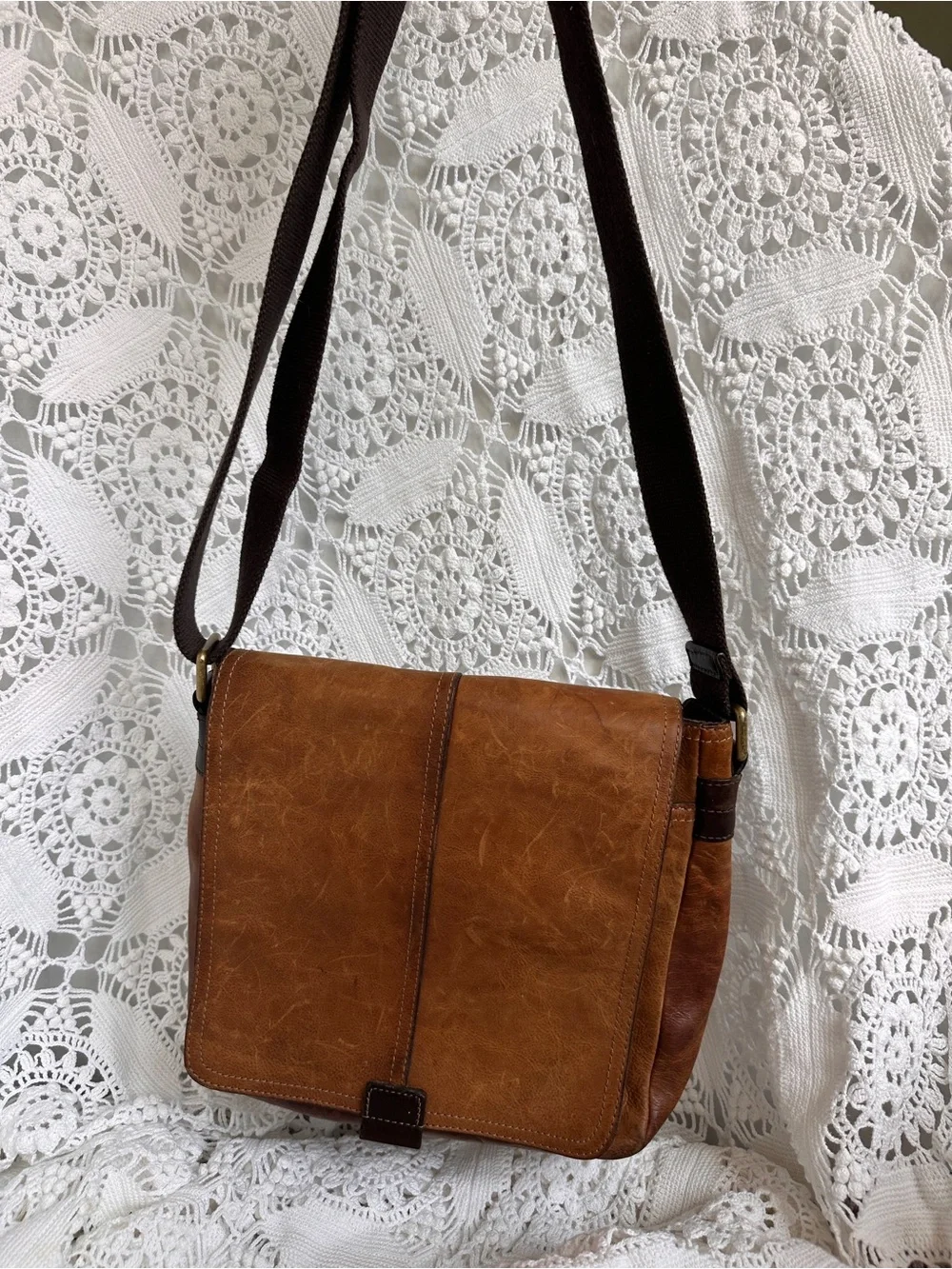 Fossil Vintage Distressed Tan Leather Field Messenger Crossbody Bag Unisex
